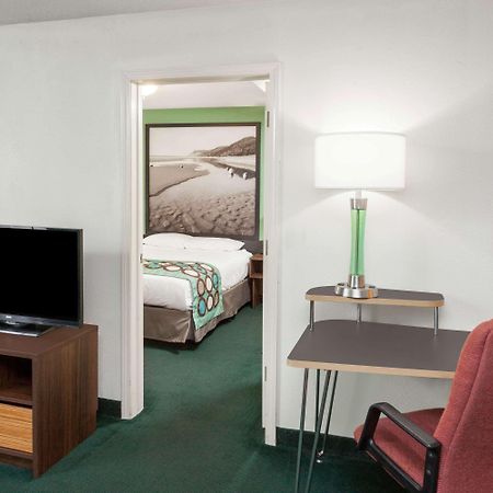 Super 8 By Wyndham Stevensville St Joseph Zewnętrze zdjęcie